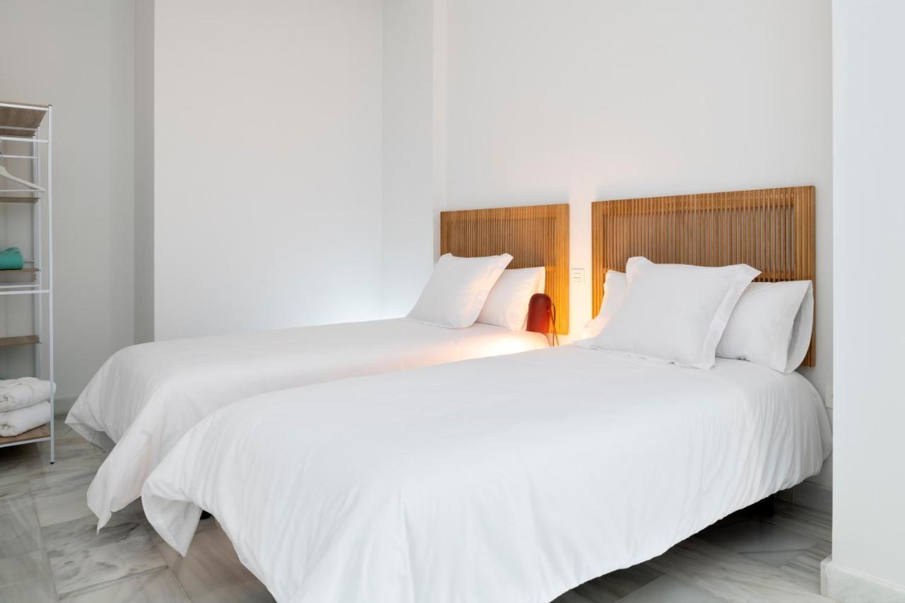 Magno Apartments San Gil - Shared Jacuzzi Seville Exterior photo