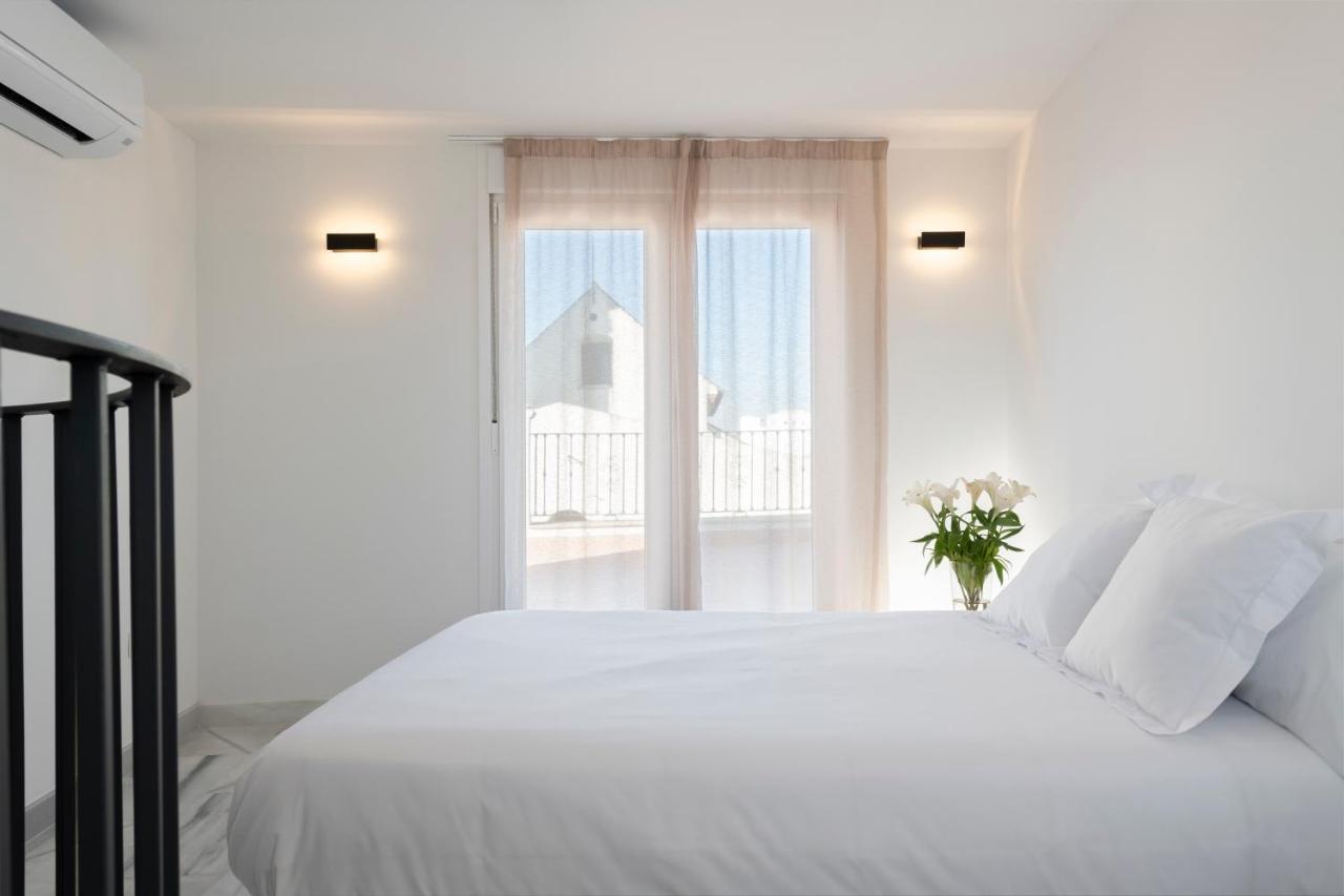 Magno Apartments San Gil - Shared Jacuzzi Seville Exterior photo