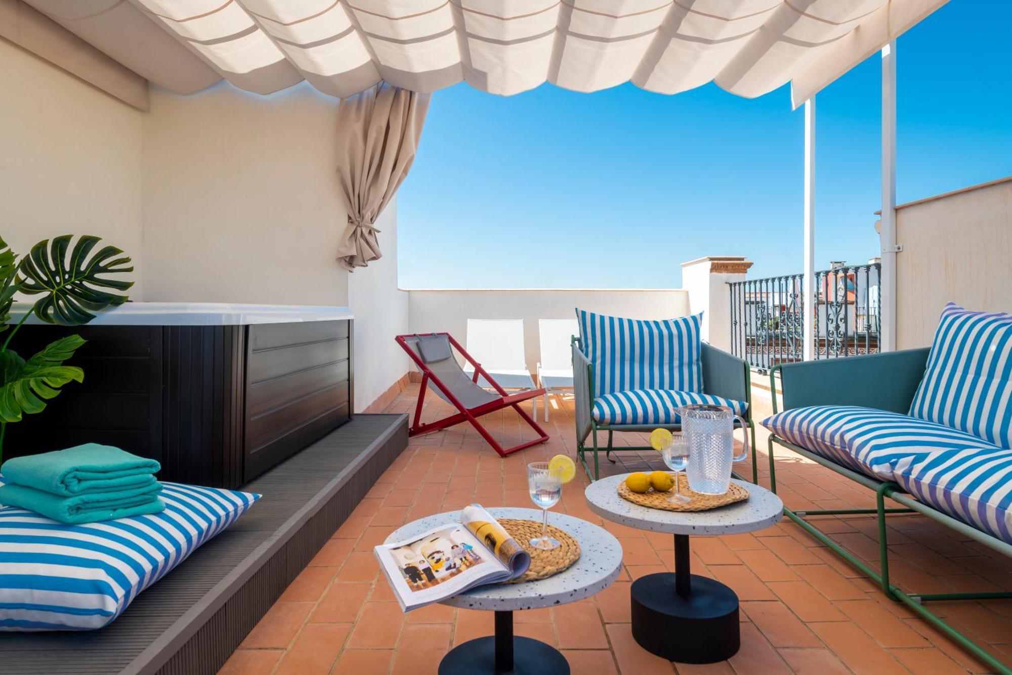 Magno Apartments San Gil - Shared Jacuzzi Seville Exterior photo